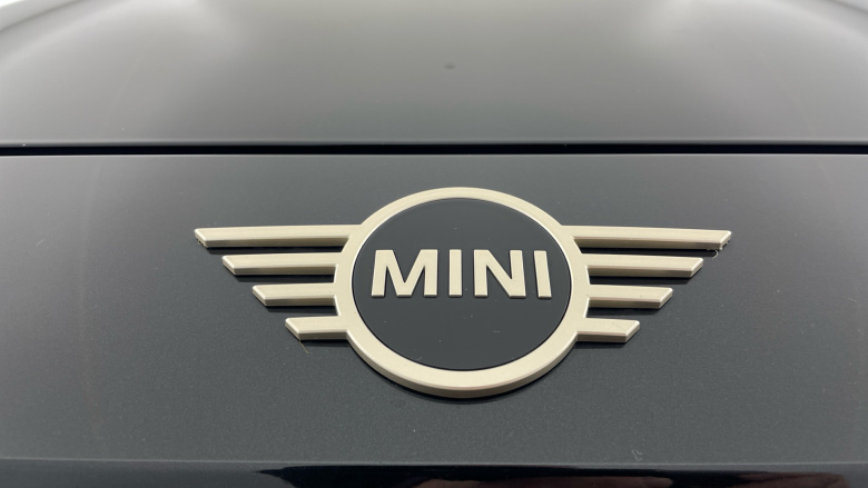 MINI Cooper 135kW E Exclusive [Level 1] 41kWh 3dr Auto Electric Hatchback